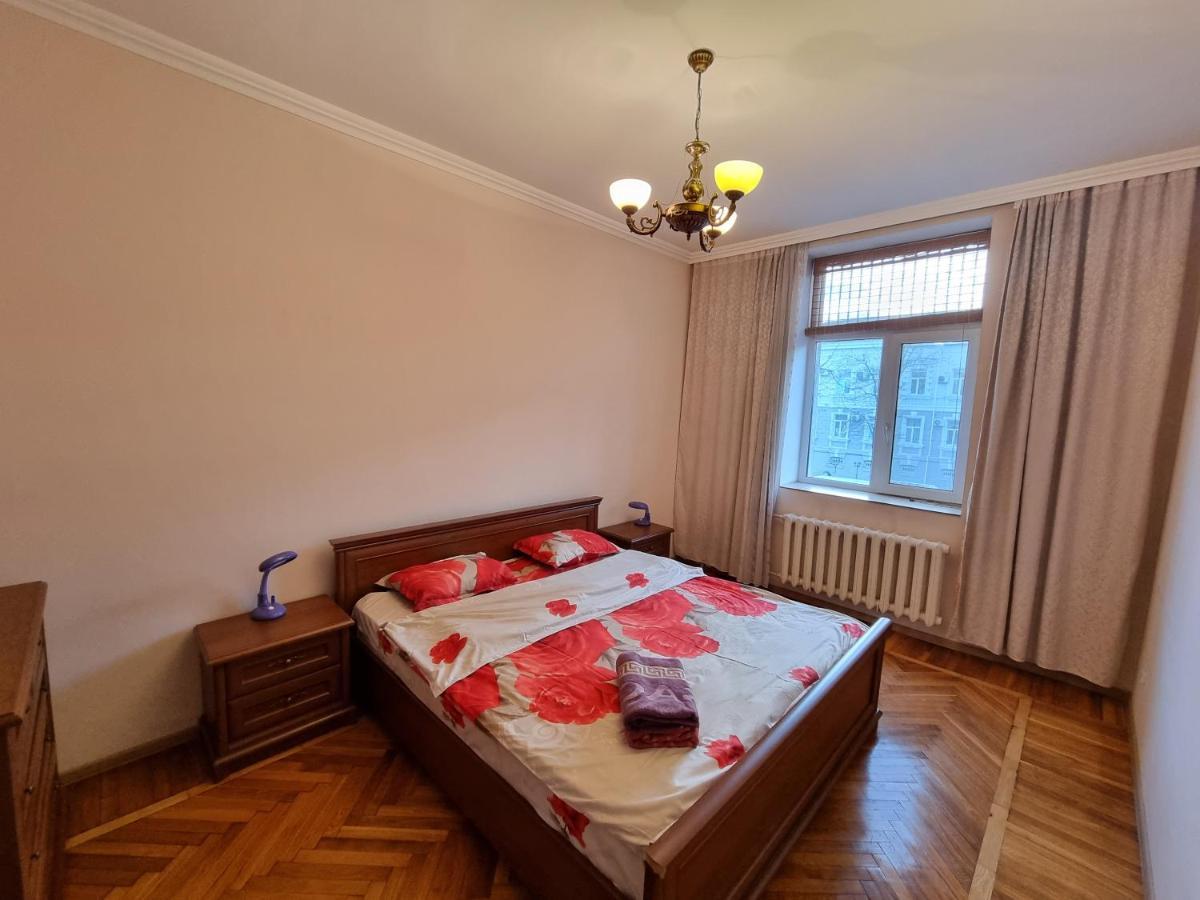 Stefan Cel Mare Boulevard Ultracentral Apartments In The Center Chisinau Ngoại thất bức ảnh