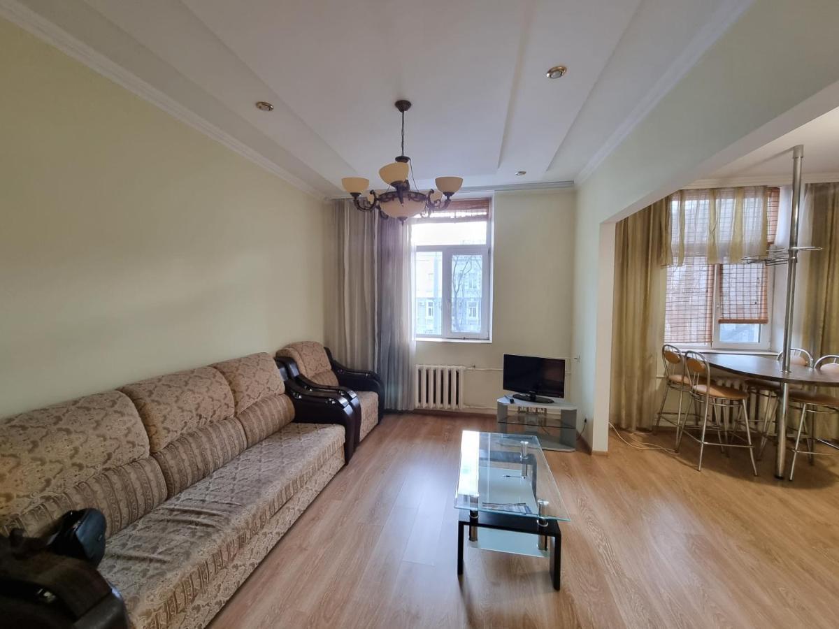 Stefan Cel Mare Boulevard Ultracentral Apartments In The Center Chisinau Ngoại thất bức ảnh