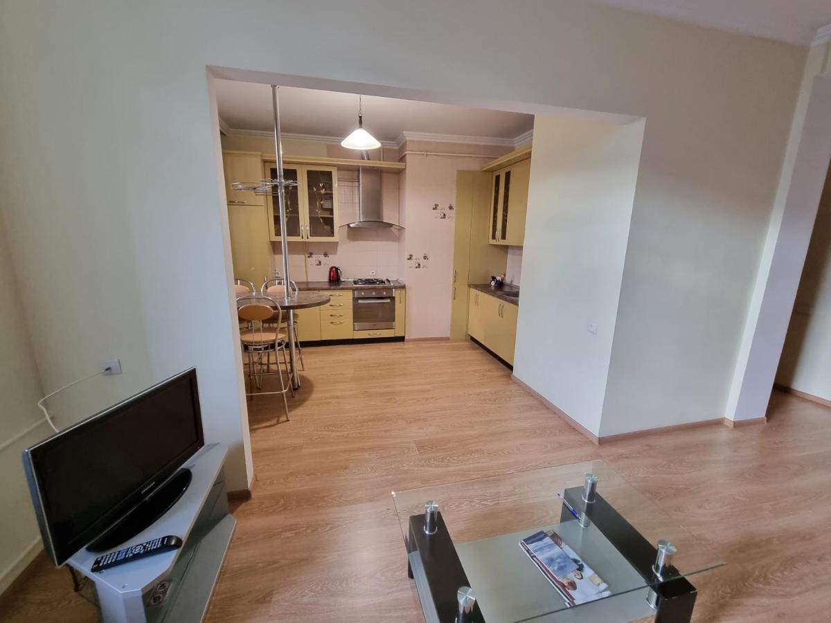 Stefan Cel Mare Boulevard Ultracentral Apartments In The Center Chisinau Ngoại thất bức ảnh