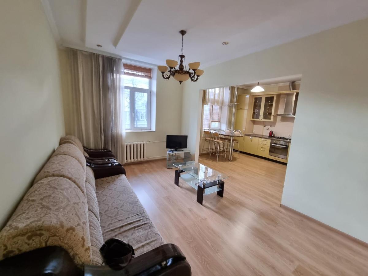 Stefan Cel Mare Boulevard Ultracentral Apartments In The Center Chisinau Ngoại thất bức ảnh