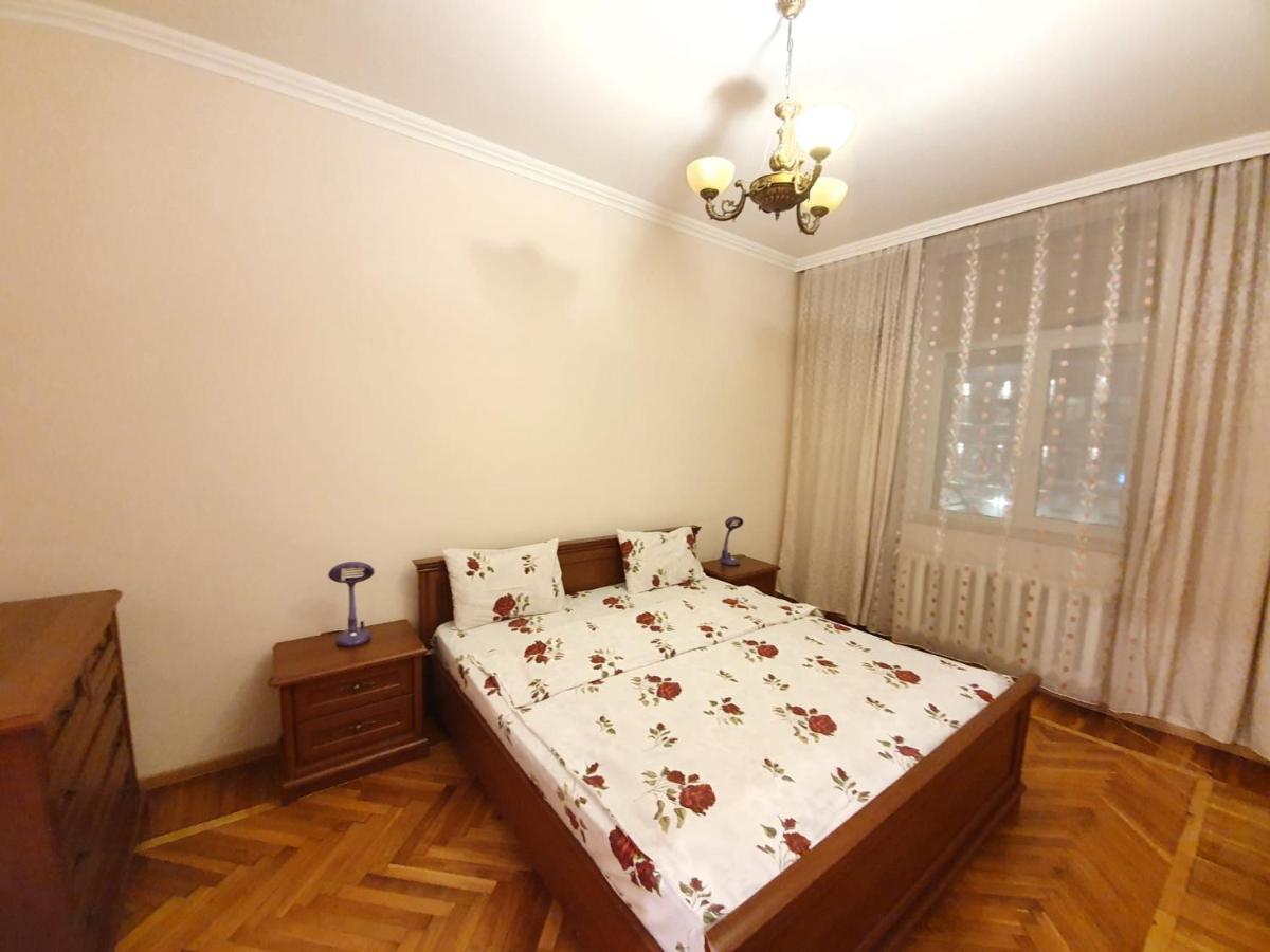 Stefan Cel Mare Boulevard Ultracentral Apartments In The Center Chisinau Ngoại thất bức ảnh