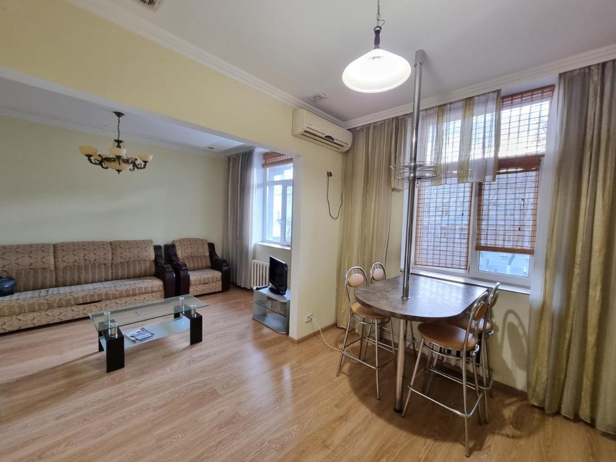 Stefan Cel Mare Boulevard Ultracentral Apartments In The Center Chisinau Ngoại thất bức ảnh